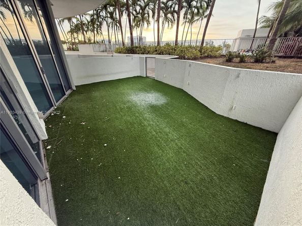 3029 NE 188th St 324, Aventura FL 33180