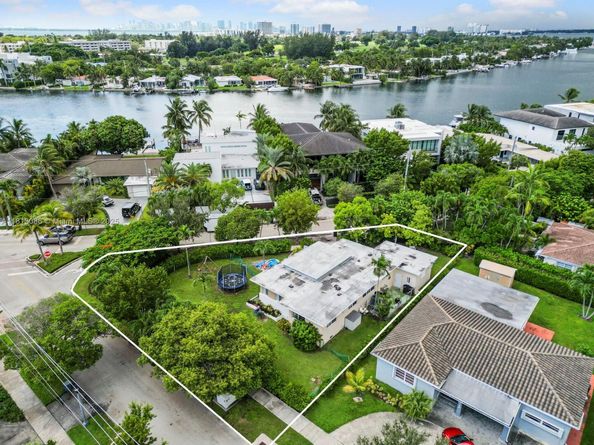 1201 S Biscayne Point Rd, Miami Beach FL 33141