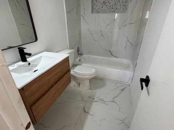 3840 NE 12th Ave, Pompano Beach FL 33064