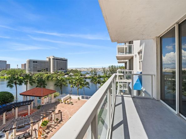 5077 NW 7th St 706, Miami FL 33126
