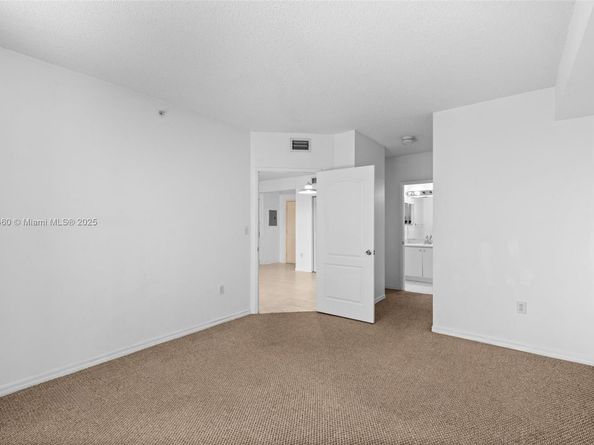 5077 NW 7th St 706, Miami FL 33126
