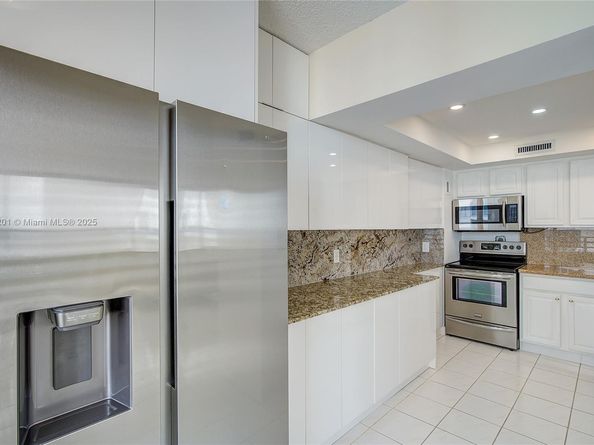 3505 Ocean Dr 905, Hollywood FL 33019
