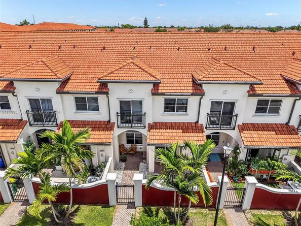 3624 NW 30th Pl, Lauderdale Lakes FL 33311
