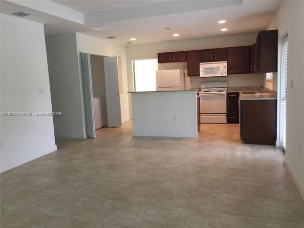 3525 NW 114th Ln, Coral Springs FL 33065