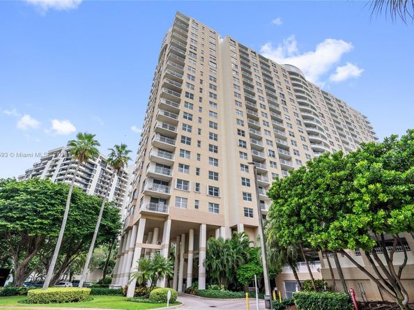 770 Claughton Island Dr 806, Miami FL 33131