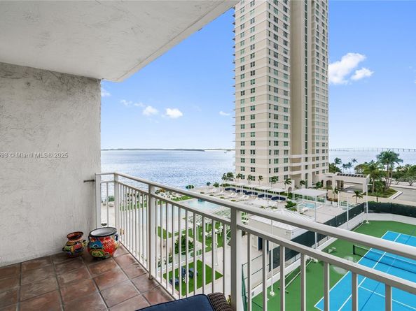 770 Claughton Island Dr 806, Miami FL 33131