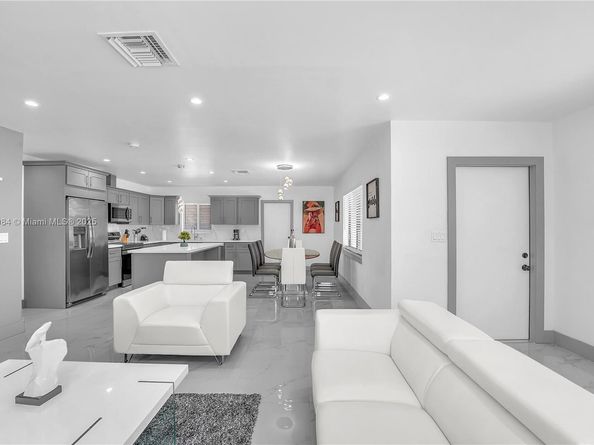2221 Charleston St, Hollywood FL 33020