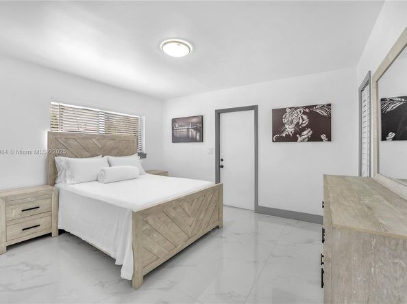 2221 Charleston St, Hollywood FL 33020