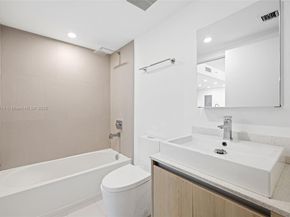 13800 Highland Dr 302, North Miami Beach FL 33181
