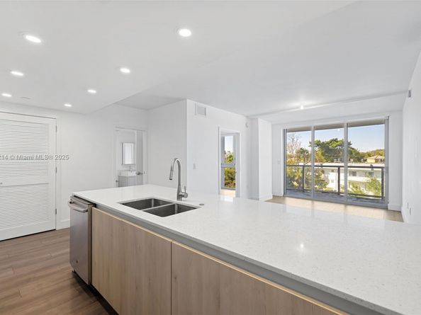 13800 Highland Dr 302, North Miami Beach FL 33181