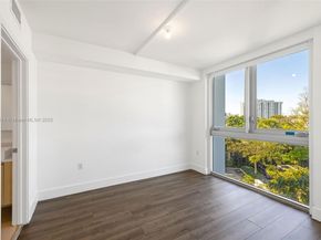 13800 Highland Dr 302, North Miami Beach FL 33181
