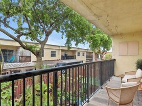 4165 SW 66th Ter 109, Davie FL 33314