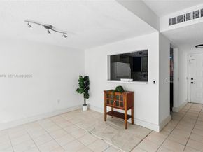4165 SW 66th Ter 109, Davie FL 33314