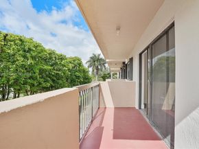 995 SW 84th Ave 309, Miami FL 33144