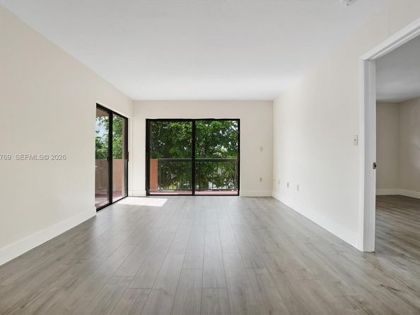 995 SW 84th Ave 309, Miami FL 33144
