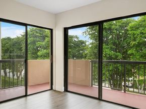 995 SW 84th Ave 309, Miami FL 33144