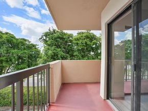 995 SW 84th Ave 309, Miami FL 33144