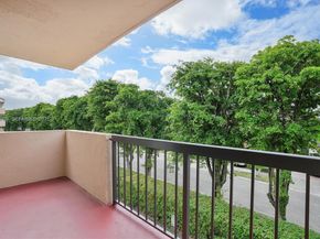 995 SW 84th Ave 309, Miami FL 33144