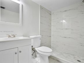 995 SW 84th Ave 309, Miami FL 33144