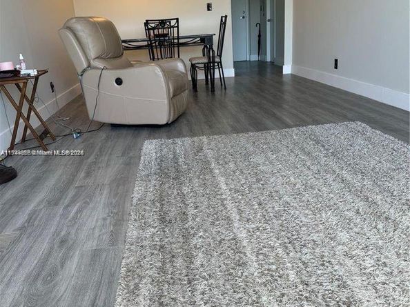 6700 Cypress Rd 409, Plantation FL 33317