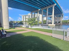 3600 Mystic Pointe Dr 305, Aventura FL 33180