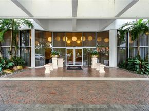 3600 Mystic Pointe Dr 305, Aventura FL 33180