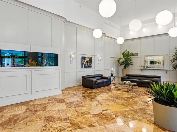 3600 Mystic Pointe Dr 305, Aventura FL 33180