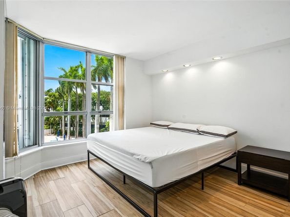 3600 Mystic Pointe Dr 305, Aventura FL 33180
