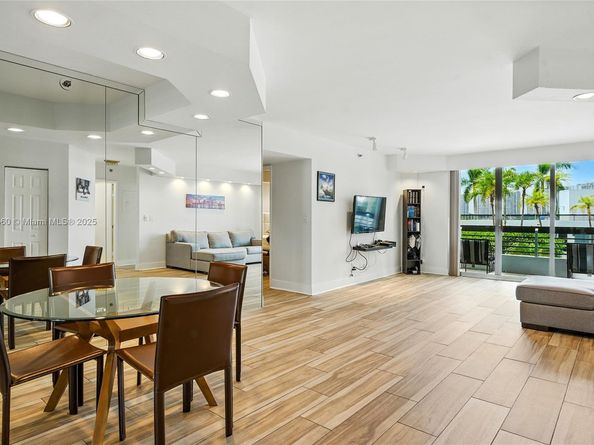 3600 Mystic Pointe Dr 305, Aventura FL 33180
