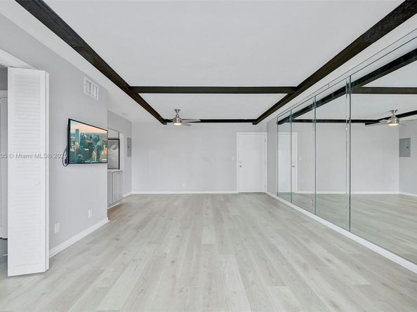 3020 NE 16th Ave 306, Oakland Park FL 33334