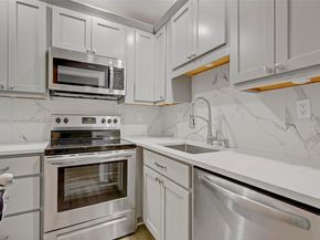 3020 NE 16th Ave 306, Oakland Park FL 33334