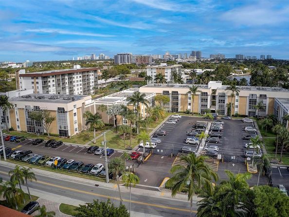 3020 NE 16th Ave 306, Oakland Park FL 33334