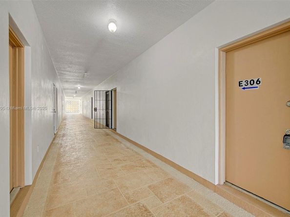 3020 NE 16th Ave 306, Oakland Park FL 33334