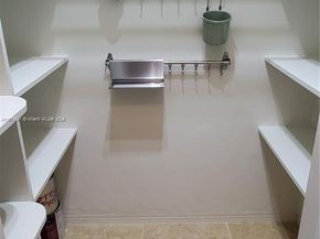 2000 NE 51st Ct 107, Fort Lauderdale FL 33308