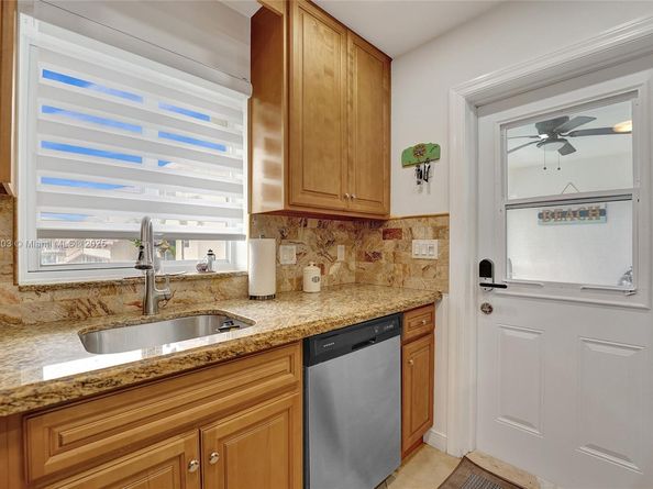5300 Washington St I203, Hollywood FL 33021