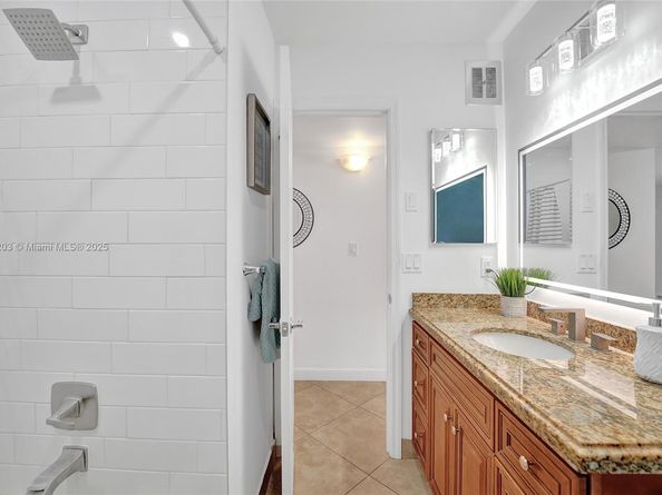 5300 Washington St I203, Hollywood FL 33021