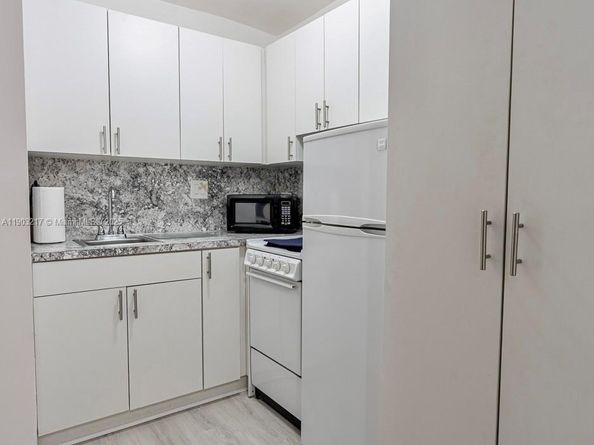 126 NW 33rd St, Miami FL 33127