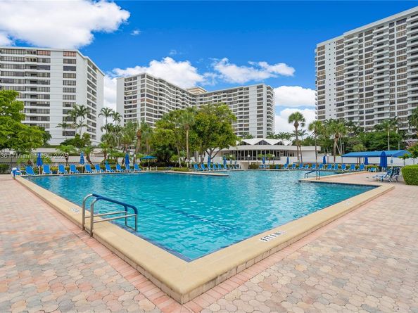 600 Three Islands Blvd 310, Hallandale Beach FL 33009