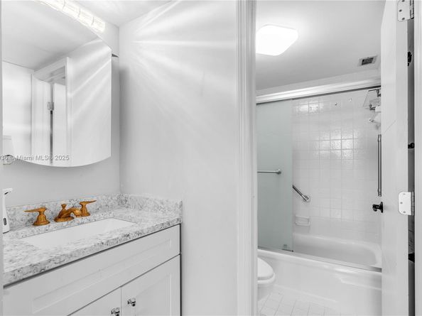 600 Three Islands Blvd 310, Hallandale Beach FL 33009