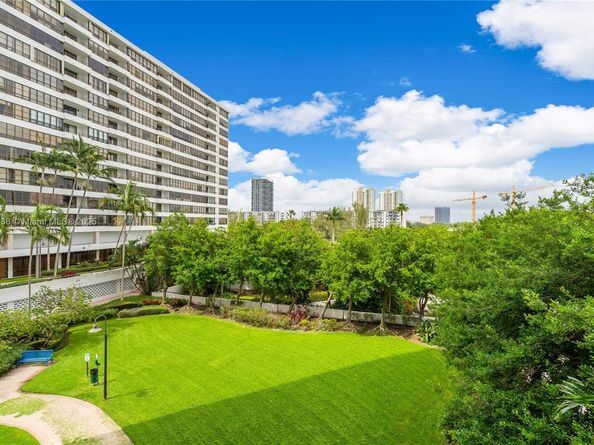 600 Three Islands Blvd 310, Hallandale Beach FL 33009