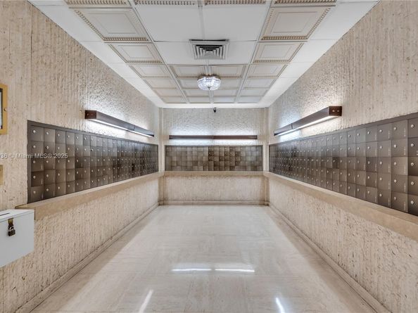 600 Three Islands Blvd 310, Hallandale Beach FL 33009