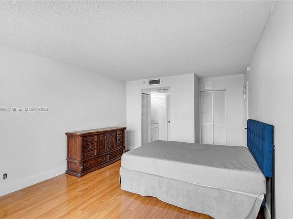 600 Three Islands Blvd 310, Hallandale Beach FL 33009