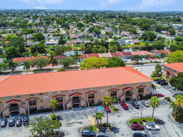 17425 NW 75th Pl 105, Hialeah FL 33015