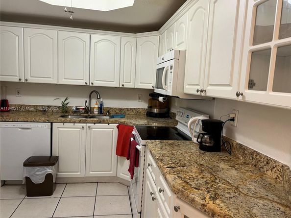 17425 NW 75th Pl 105, Hialeah FL 33015