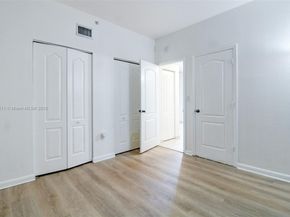 17425 NW 75th Pl 105, Hialeah FL 33015