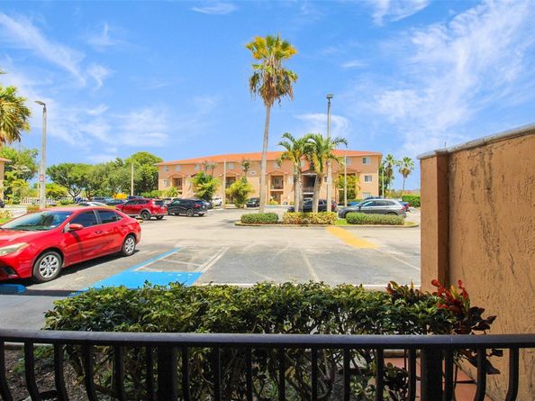 17425 NW 75th Pl 105, Hialeah FL 33015
