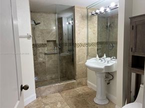 17425 NW 75th Pl 105, Hialeah FL 33015