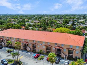 17425 NW 75th Pl 105, Hialeah FL 33015