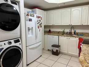 17425 NW 75th Pl 105, Hialeah FL 33015