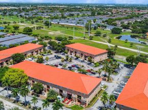 17425 NW 75th Pl 105, Hialeah FL 33015